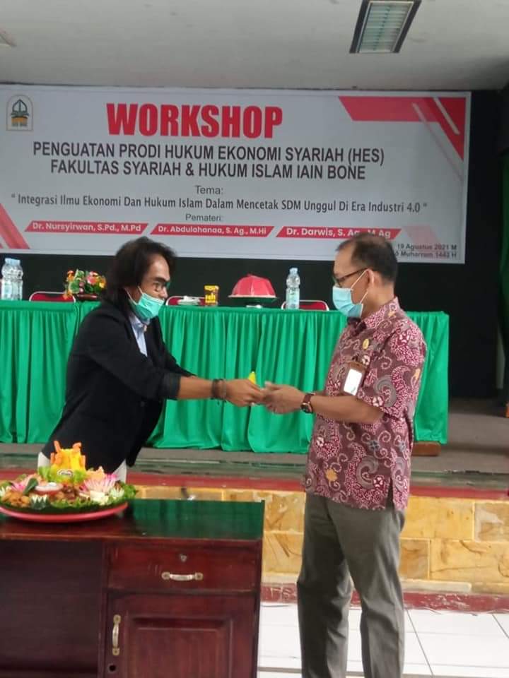 Program studi Hukum Ekonomi Syariah IAIN Bone gelar ...